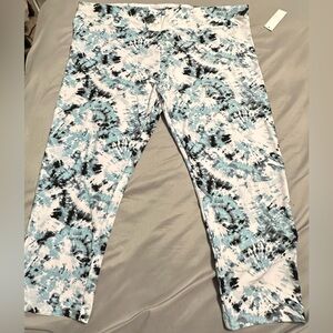 New Time and Tru Women’s Plus Size XXL (20) Blue Tie-Dye Legging Capri’s.